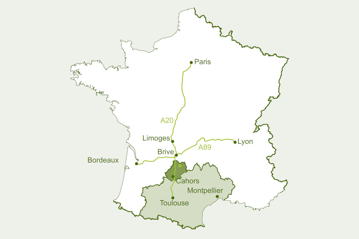 Carte de France situant le département du Lot, par rapport aux grands axes de circulation Paris-Toulouse et Bordeaux-Lyon