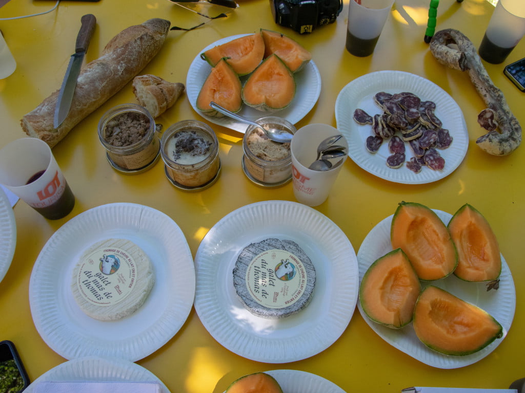 Pique-nique composé avec des produits gourmands du Lot