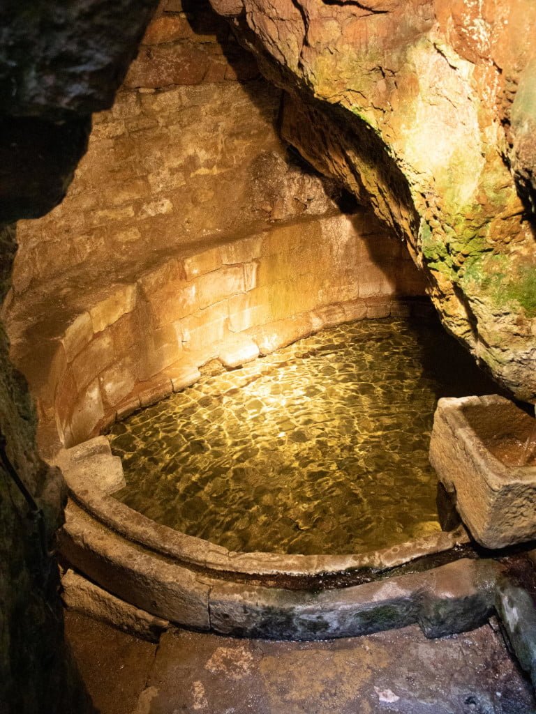 Capdenac - Fontaine romaine dites des Anglais