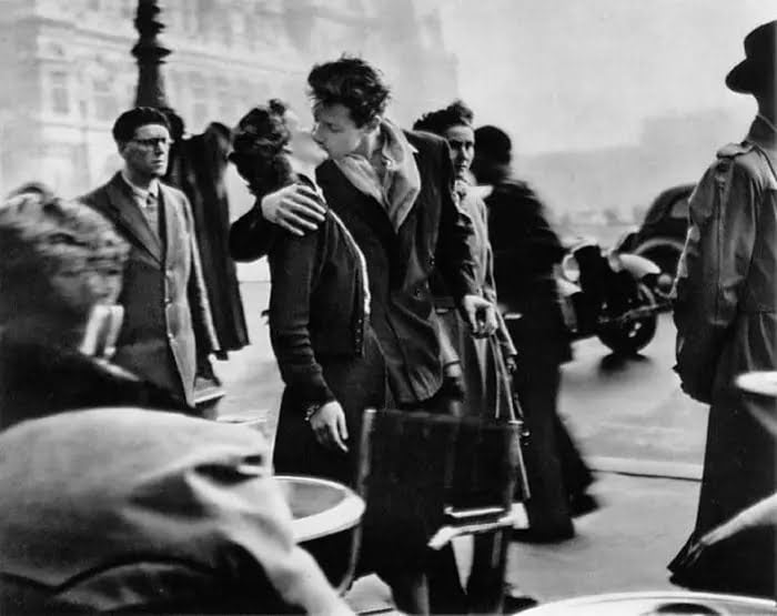 Robert Doisneau - Le baiser de l'hôtel de ville