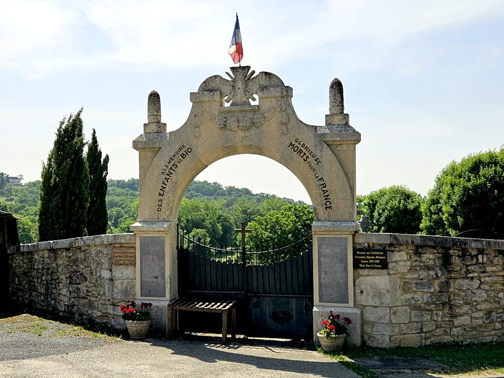 Monument aux morts (le bourg)