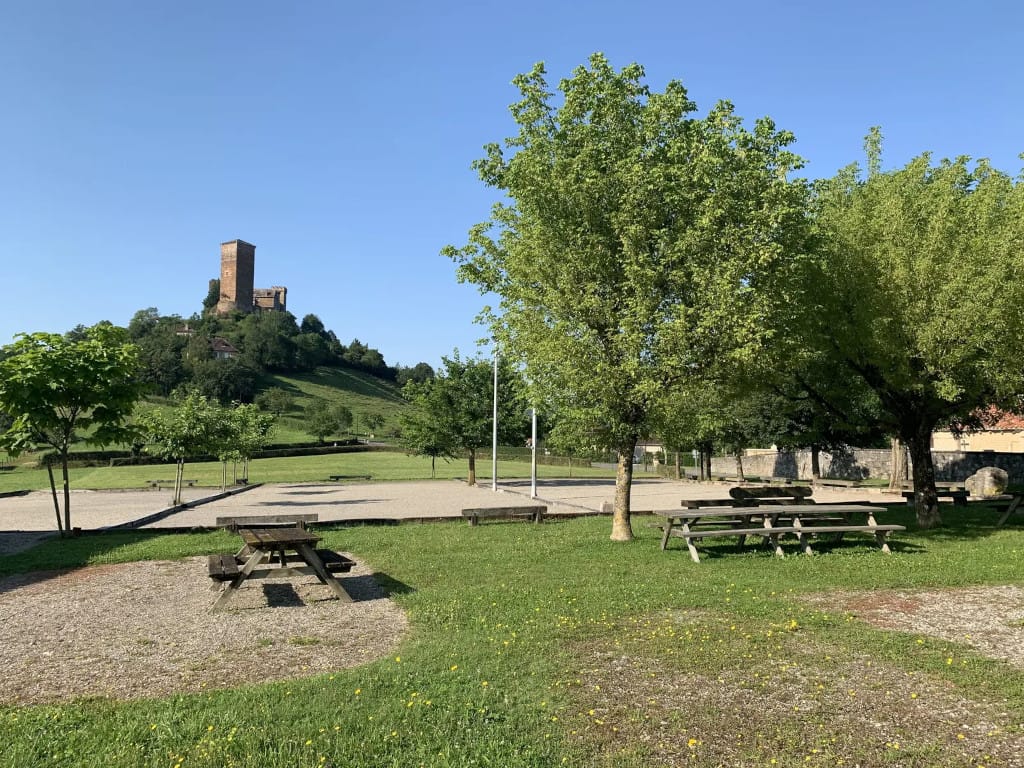 Aire de pique-nique de Saint-Laurent-les-Tours