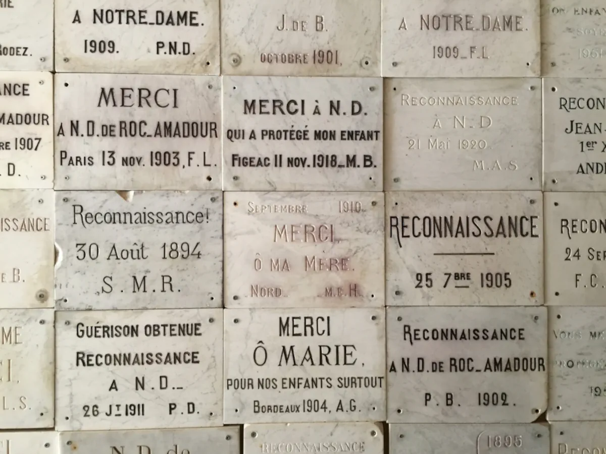 Rocamadour - Mur des ex-votos sous la chapelle Saint-Michel