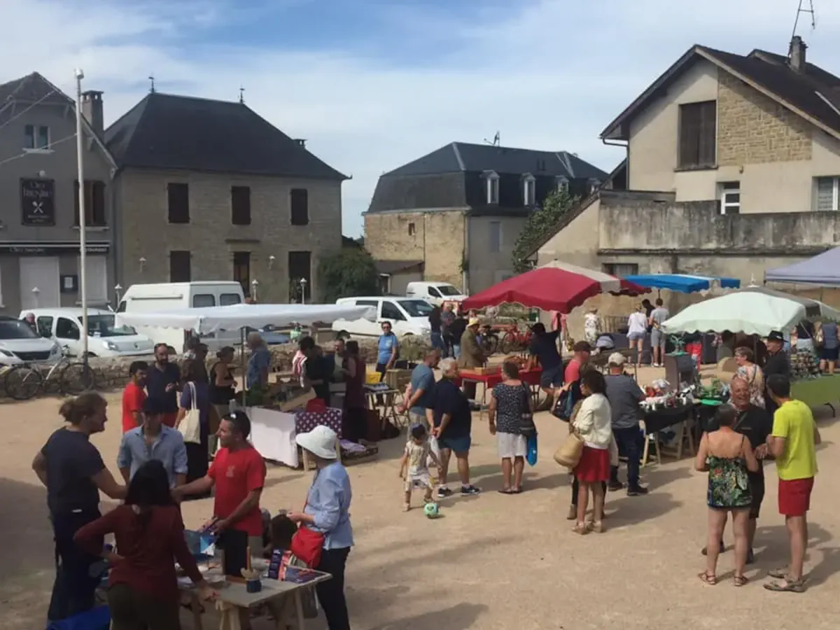 Marché estival à Alvignac